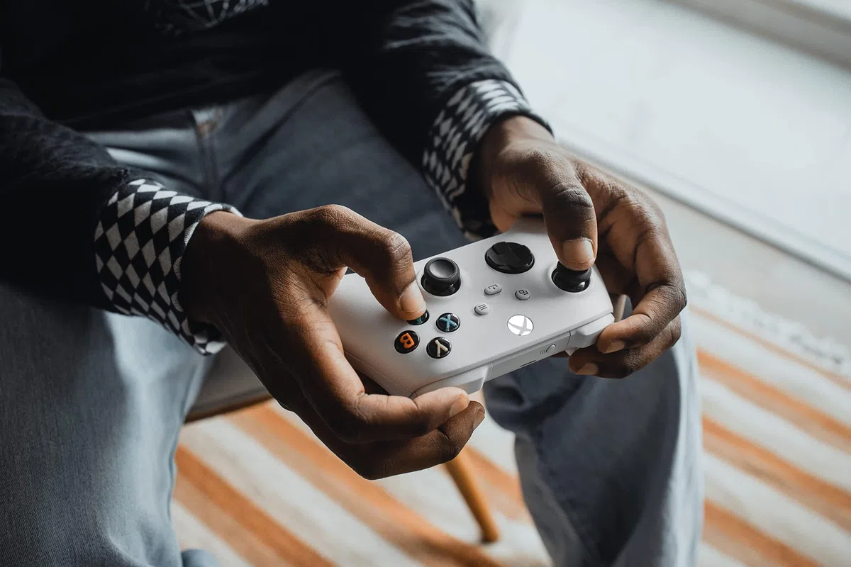 Microsoft Xbox Wireless Controller - Manette de jeu - sans fil - Bluetooth - blanc - pour PC, Microsoft Xbox One, Microsoft Xbox One S, Microsoft Xbox One X, Microsoft Xbox Series X
