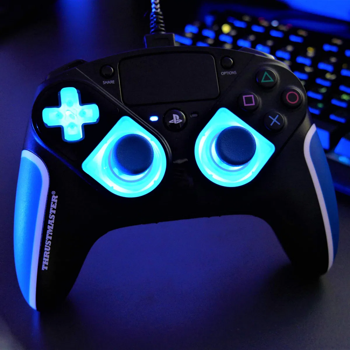 Thrustmaster ESWAP X LED Blue Crystal Pack - Paquete de Módulos Personalizables con Retroiluminación LED para Xbox Series X|S, Xbox One y PC